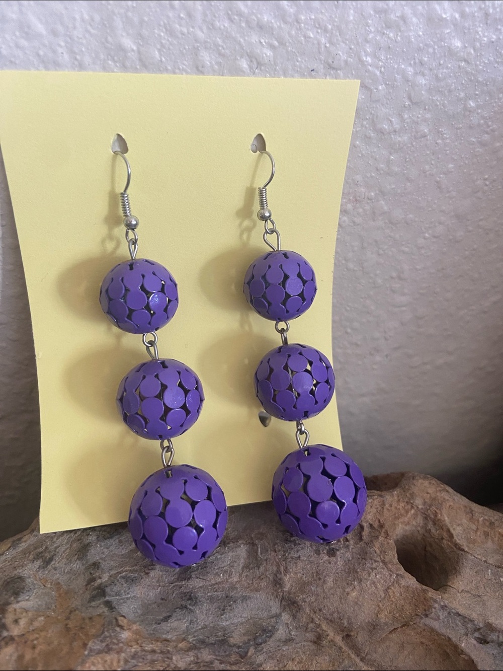 5/$10❤️❤️❤️Vintage Long Purple Alloy Triple Sphere Dangle Earrings